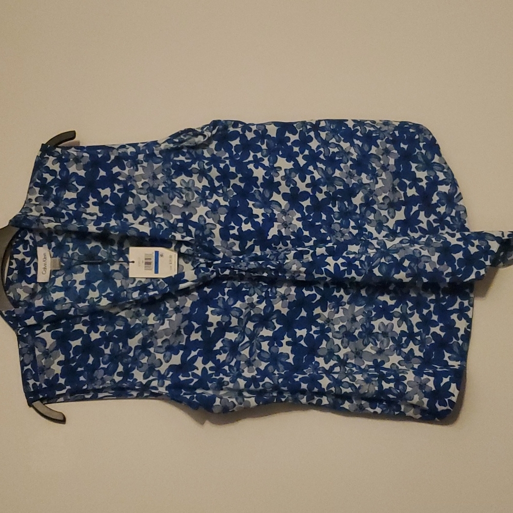 Sleeveless blouse
